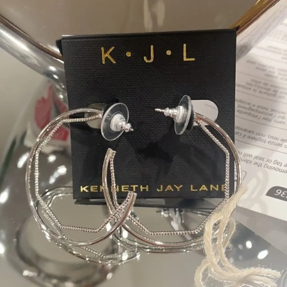 KENNETH Jay Lane Earrings - Picture 7 of 7